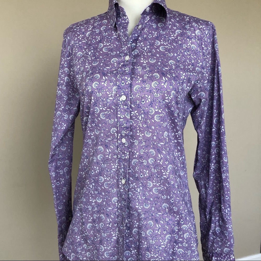 Beautiful Gap purple floral button down shirt  S4
